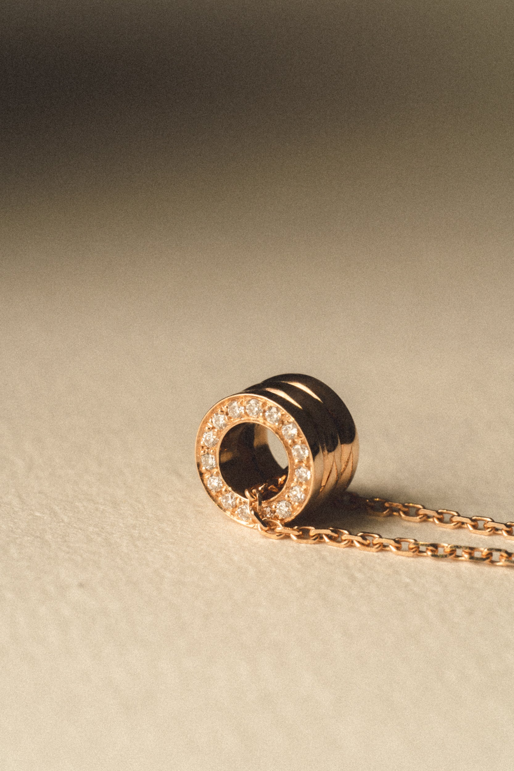 Serenity necklace diamonds